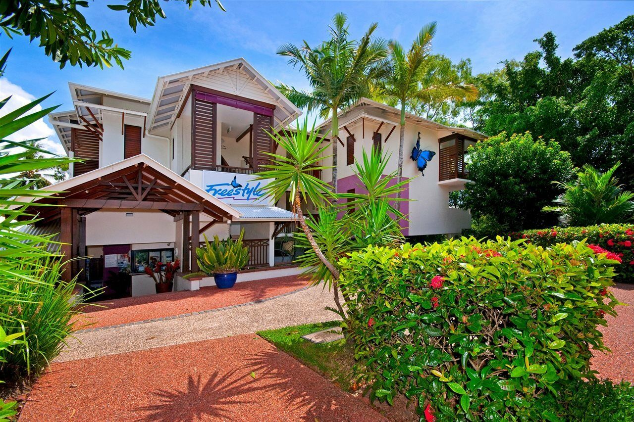 Freestyle Resort Port Douglas Exteriör bild